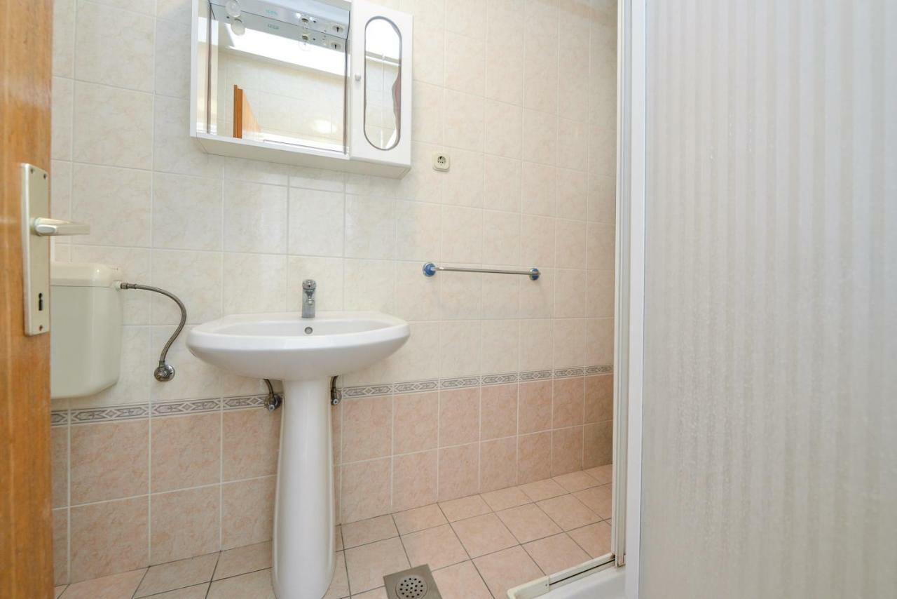 Apartments Ana Petrčane Extérieur photo